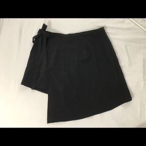 Black Skort